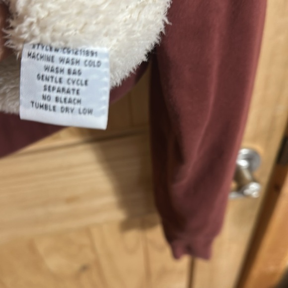 Aeropostale Brown and White Teddy Jacket Cozy and Stylish - Picture 7 of 7